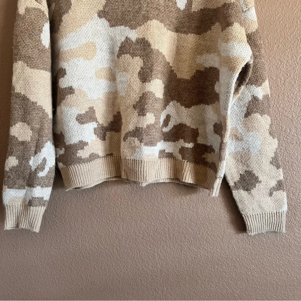 Lucky Brand Cream and Brown Camouflage Crewneck Sweater Size Large